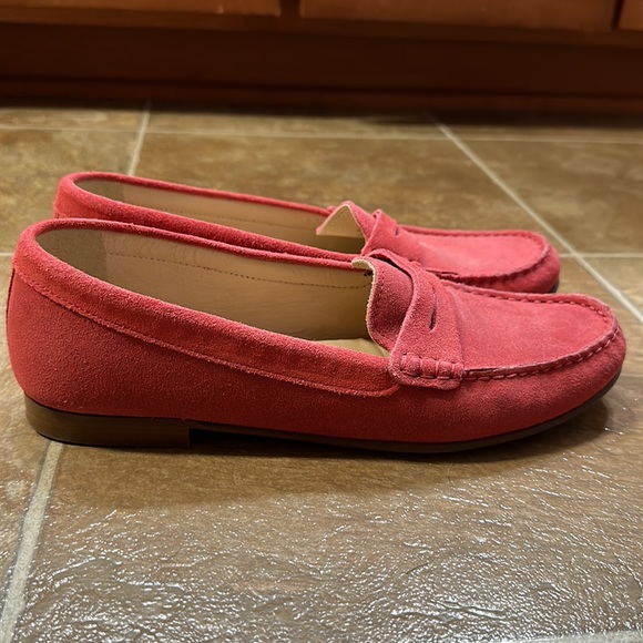 Pink suede women’s J.Crew loafers. EUC, worn once. Size 9. - Picture 2 of 4